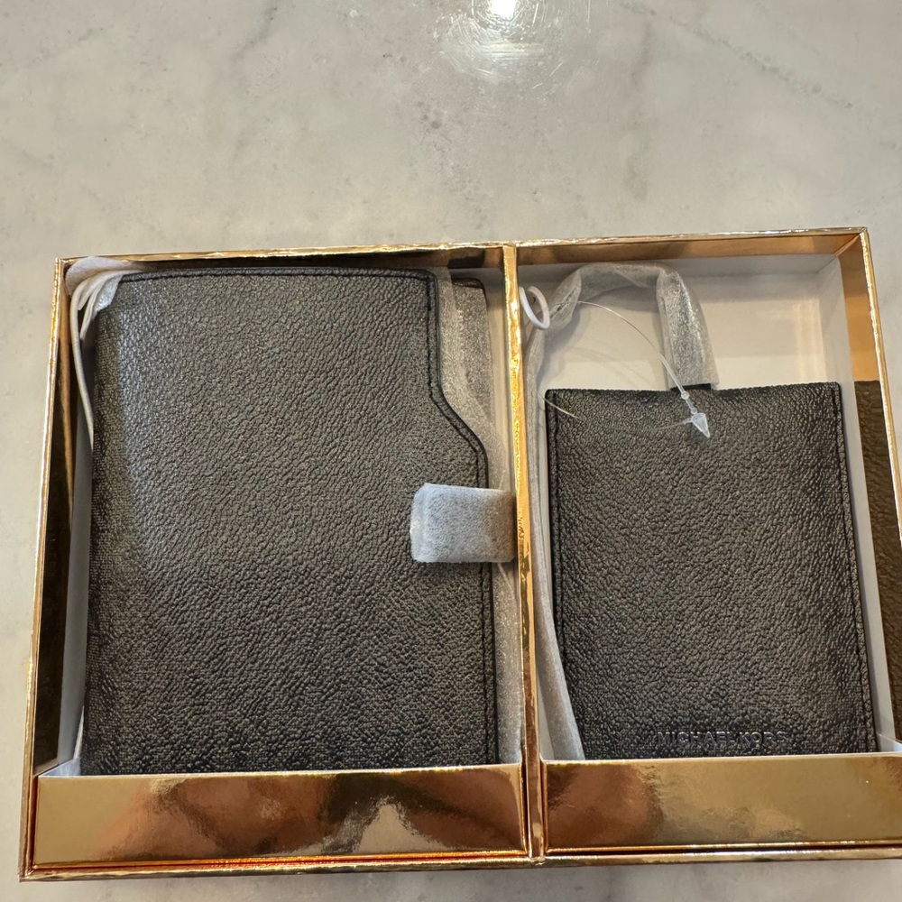 Michael Kors Jet Set Canvas Passport Wallet  with Luggage tag